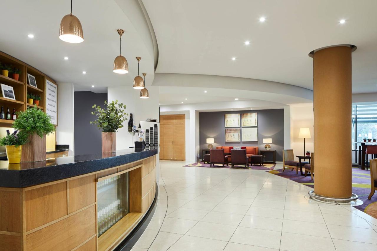 London Twickenham Stadium Hotel, A Member Of Radisson Individuals Exteriör bild