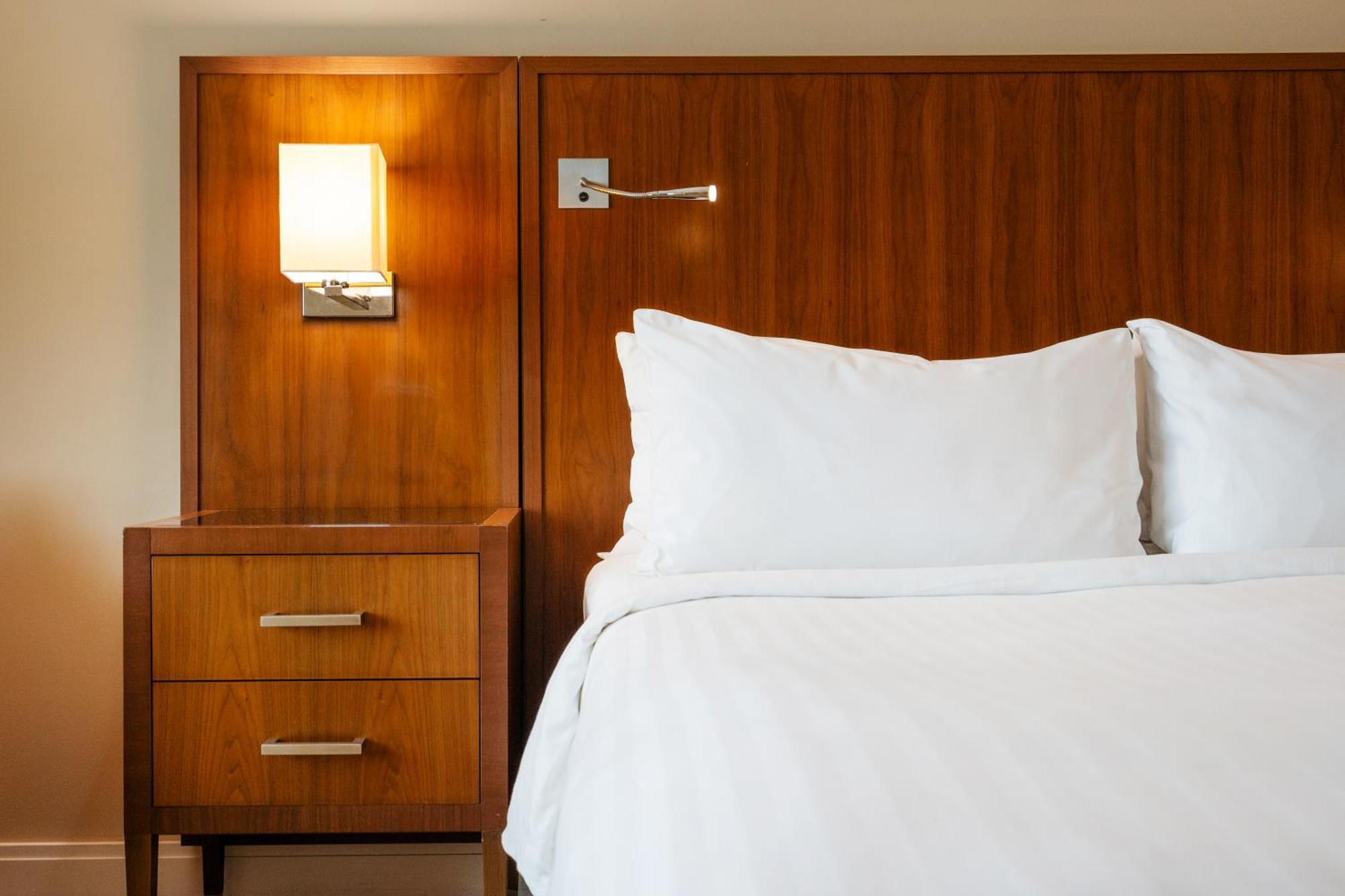 London Twickenham Stadium Hotel, A Member Of Radisson Individuals Exteriör bild