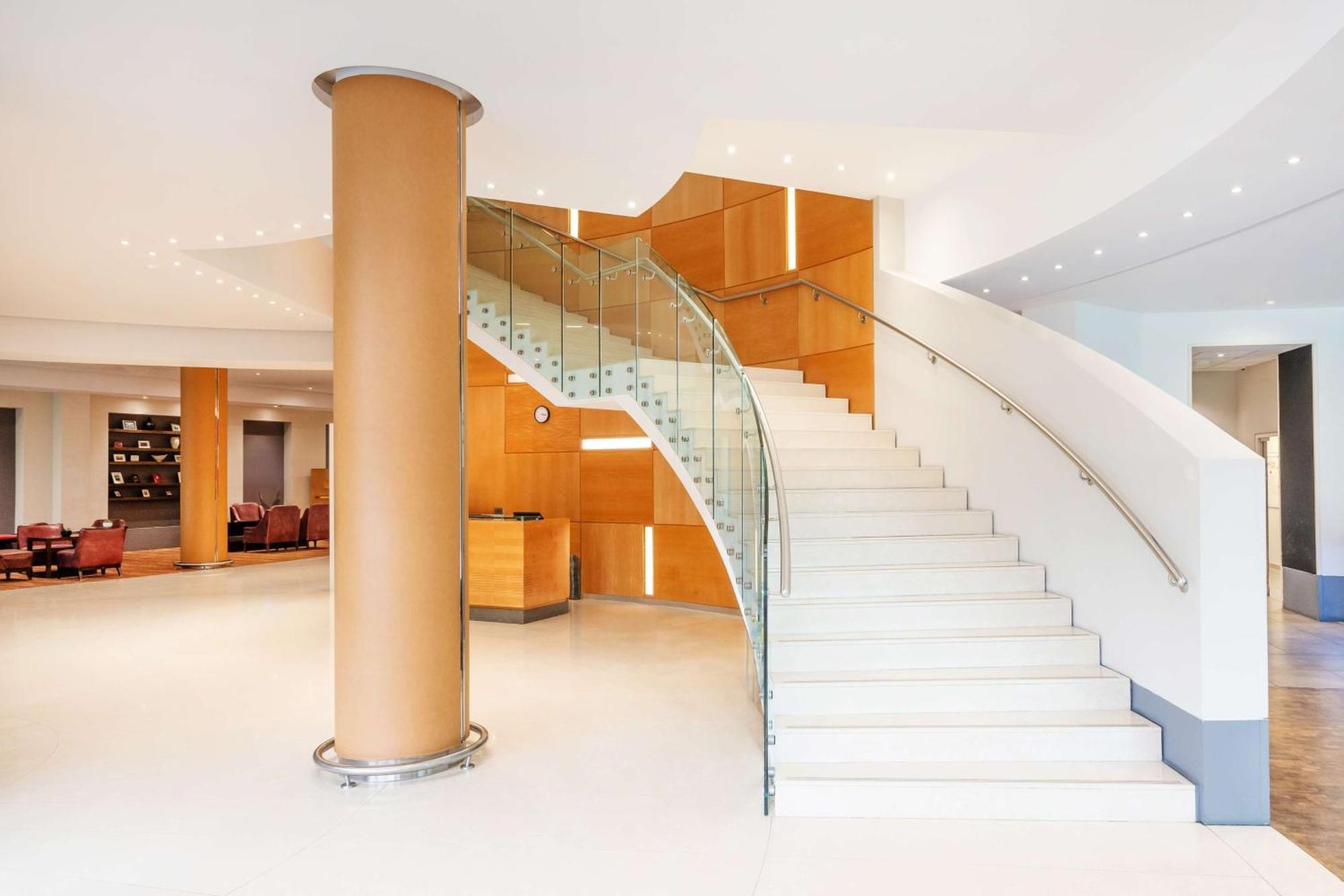 London Twickenham Stadium Hotel, A Member Of Radisson Individuals Exteriör bild
