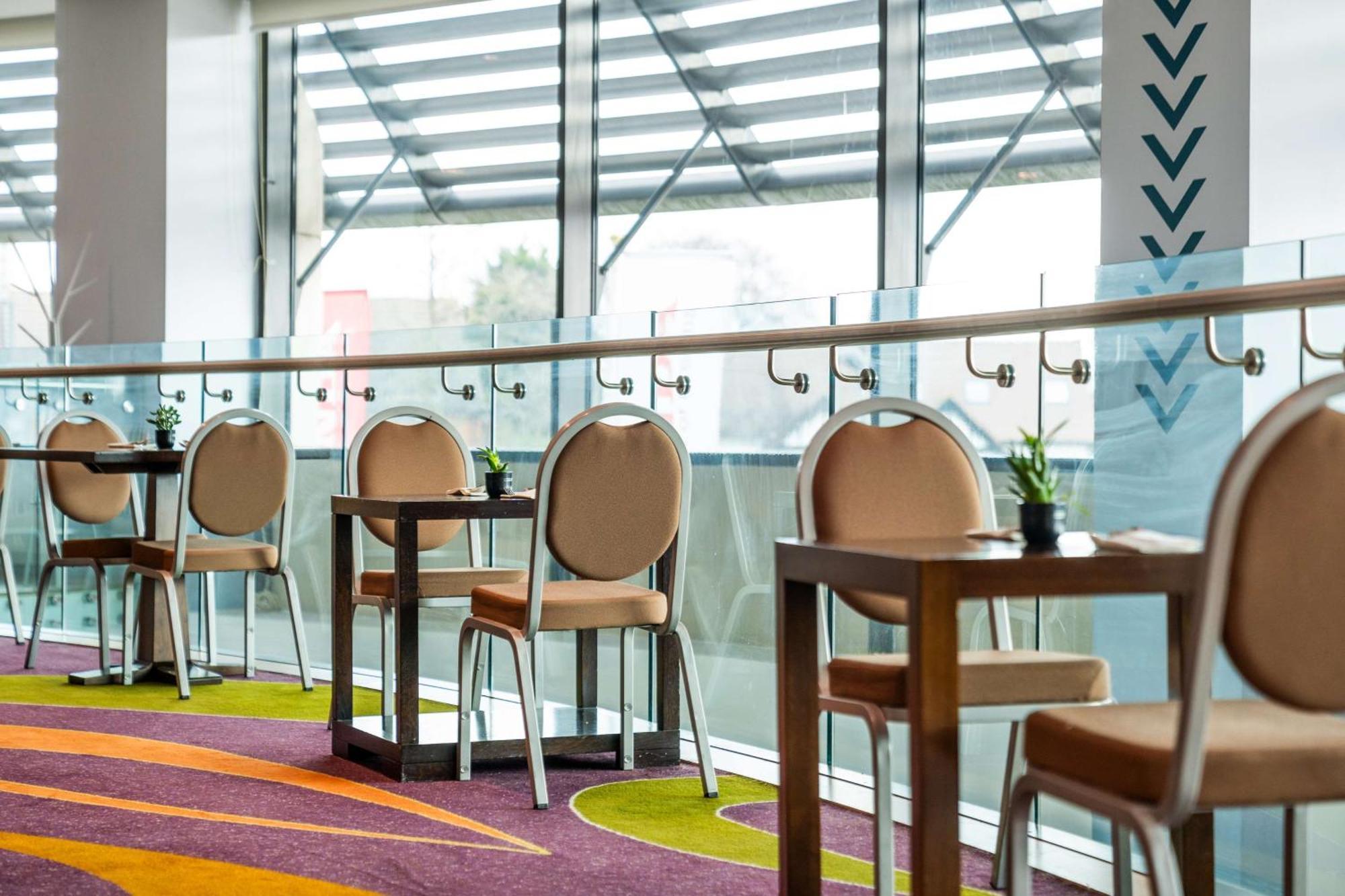 London Twickenham Stadium Hotel, A Member Of Radisson Individuals Exteriör bild
